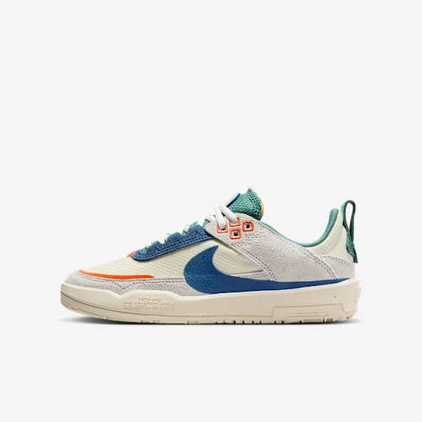 Low Top Shoes. Nike HR